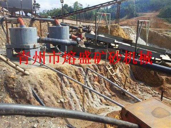  馬來西亞大型淘金設備現場