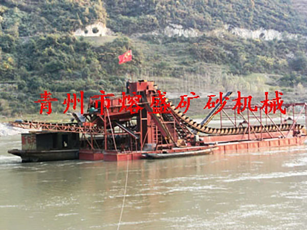  挖深25米挖沙船